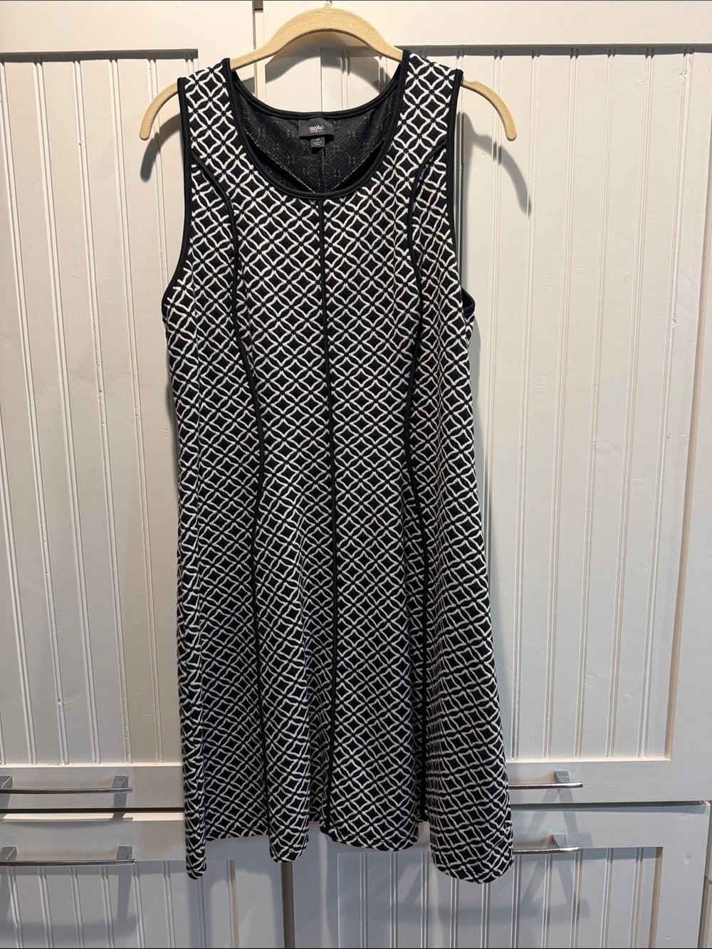 Sleeveless Black & White Geometric A-Line Dress - L
